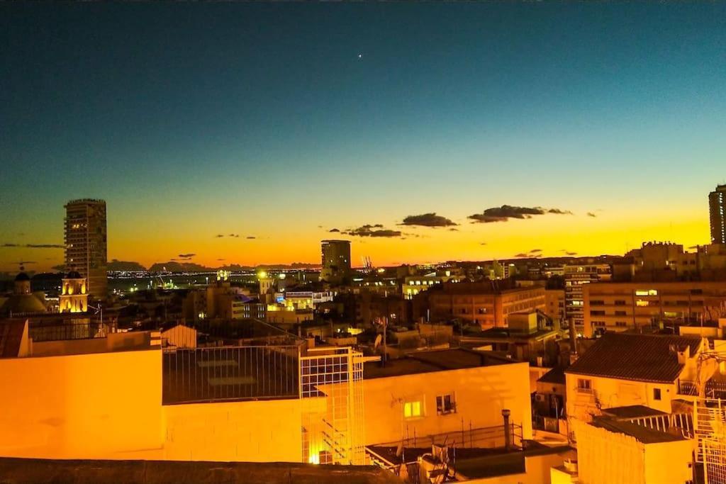 Casa Colorista En El Casco Antiguo Villa Alicante Eksteriør bilde